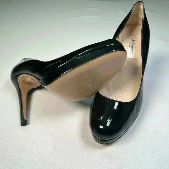 L. k. Bennett Sledge Black Patent Platform Courts New
9.5 - Picture 2 of 11
